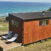 Trailer home with stunning view，位于Brighton但尼丁机场 - DUD附近的酒店