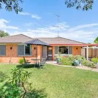 3BR House Games & Blue Mtns,位于Kingswood的酒店