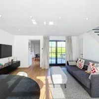 Agréable maison au calme avec jardin privé，位于Gerpinnes的酒店