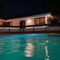 Casa estilo suizo cerca del mar，位于Tierra Mala的酒店