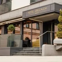 Hotel Jeruzalem，位于柳托梅尔的酒店