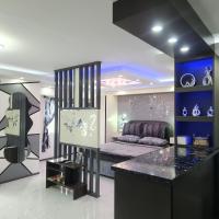 Condo Azur Suites B316 near Airport, Netflix, Stylish, Cozy with swimming pool，位于Lapu Lapu City麦克坦－宿务国际机场 - CEB附近的酒店