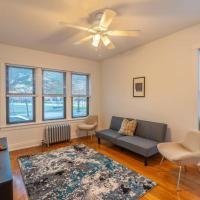 Hyde Park Chic 1BR Prime Location Near UChicago，位于芝加哥海德公园的酒店