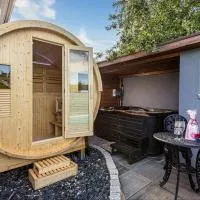 Gites Spa Strasbourg - Studio romantique, jacuzzi, sauna, terrasse privée,位于Furdenheim的酒店