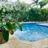 Villa Elisa 4BR with Pool Jacuzzi & BBQ，位于蓬塔卡纳蓬塔卡纳国际机场 - PUJ附近的酒店