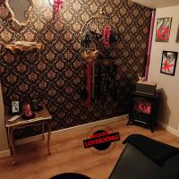 "Nouveau" La Provocante Love Room 63 Sauna et BDSM，位于Aulnat克莱蒙费朗-奥弗涅机场 - CFE附近的酒店