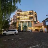 英达宫索罗酒店，位于梭罗的酒店