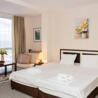 Sunny Studio in Hotel Berlin, Steps from the Beach! by Flat Mаnager，位于金沙的酒店