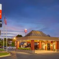 伯灵顿贝斯特韦斯特PLUS酒店，位于伯灵顿的酒店
