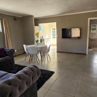 Honeywood Stays - 2 Bedroom Self-Catering Unit，位于Gqeberha伊丽莎白港国际机场 - PLZ附近的酒店