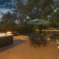 The Luxe Hot Tub10 Min Keenland12 Min Downtown，位于列克星敦蓝草机场 - LEX附近的酒店