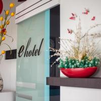 e Hotel，位于马六甲巴都伯伦丹机场 - MKZ附近的酒店