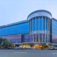 Grand Edge Hotel Semarang，位于三宝垄的酒店