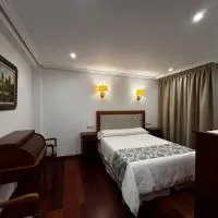 Hotel 103,位于Almadrones的酒店