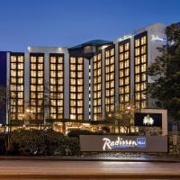 Radisson Blu Vancouver Airport Hotel & Marina，位于里士满温哥华国际机场 - YVR附近的酒店