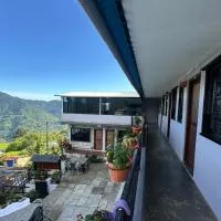 Meshrom Guest House and Restaurant，位于Astam的酒店
