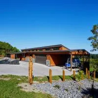 Modern Home in Peaceful Surround with Great Views，位于凯库拉凯庫拉机场 - KBZ附近的酒店