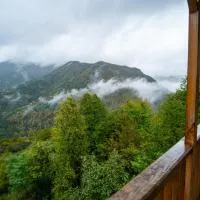 Guest House AKU'TSA,位于Keda的酒店