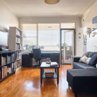 Beach Side Getaway - Brighton Le-Sands 2 Bedroom Apartment，位于悉尼布莱顿海滩的酒店