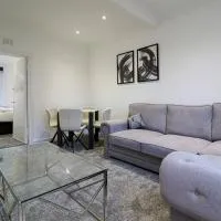 Serviced Apartment near Prestwick Airport with Private Parking - Long Stays Available，位于普雷斯蒂克的酒店