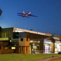 Sialkot International Airport Guesthouse，位于SambriālSialkot International Airport - SKT附近的酒店