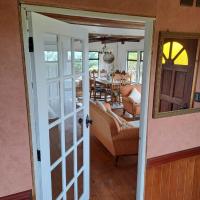 Tribal house，位于Río Seco卡洛斯·伊瓦涅斯·德尔·坎波机场 - PUQ附近的酒店