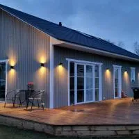 Sakala holiday home with sauna，位于维尔扬迪的酒店