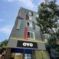 Super Townhouse - Q Rooms BTM Layout Near Gopalan Innovation Mall，位于班加罗尔BTM Layout的酒店