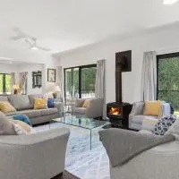 Jasmine House - Pet Friendly with Swimming Pool,位于贝利的酒店