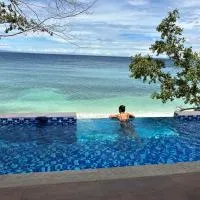 The French Villa-Santander Cebu，位于桑坦德的酒店