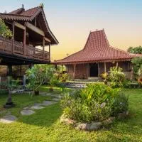 JavaLO Villa Lombok，位于普拉亚的酒店