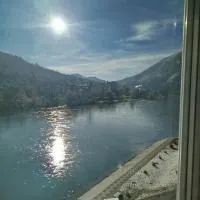 Stan na dan Drinska noć -Zvornik，位于兹沃尔尼克的酒店