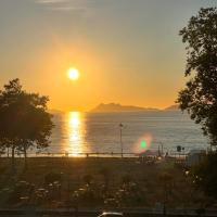 2 Habitaciones con vistas y 2 Terrazas en Primera Linea Playa Samil，位于维戈的酒店