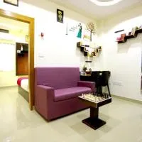 Base9 Family Lounge -Cochin Airport，位于尼杜巴塞莱科钦国际机场 - COK附近的酒店