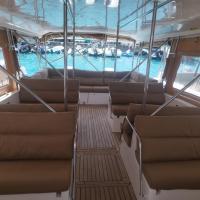 Pvt boats for rent from Velana International Airport，位于马累马累机场 - MLE附近的酒店