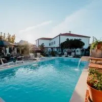 Casa da Cerca-Suíte Aconchegante com Piscina，位于Runa的酒店