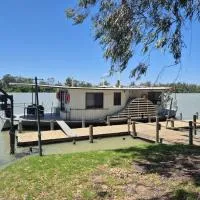 Paddle Wheeler Lilian，位于曼纳姆的酒店