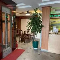 Hong Ha Airport Hotel，位于Thach Loi的酒店