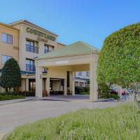 Courtyard by Marriott Monroe Airport，位于门罗Monroe Regional Airport - MLU附近的酒店