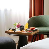 Novotel Lyon Centre-Confluence Bord de Saone，位于里昂2区 - 半岛区的酒店