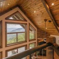 Canyon View Treehouse- Relaxing Getaway in Jasper with an Amazing View，位于Jasper的酒店