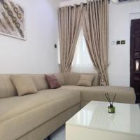 Goldeekoin Apartment and Hotel，位于EgiegiWarri Airport - QRW附近的酒店