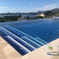 Magnificent new Villa Tofta on Lopud, Croatia. Sea views from the infinity pool，位于洛帕德的酒店
