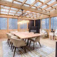 Modern Farmhouse Cozy Chalet Private Spa，位于圣热罗姆蒙特利尔米拉贝尔国际机场 - YMX附近的酒店