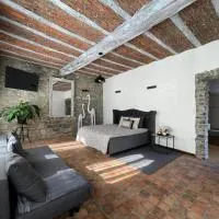 La Ferme du Château - Luxury Suite，位于Fontaine-lʼÉvêque的酒店