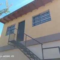 Lo de tina，位于弗洛伦西奥巴雷拉的酒店
