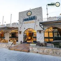 Alqalah Restotel فندق ومطعم القلعة，位于卡拉克的酒店