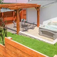 Sweet Jasper Suite-Summer Getaway in Jasper with Hot Tub，位于Jasper的酒店