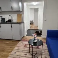 Entire Apartment 50 sqm Modern & Free Parking，位于于默奥的酒店