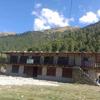 Dhorpatan Community Hotel，位于DhorpātanDolpa Airport - DOP附近的酒店